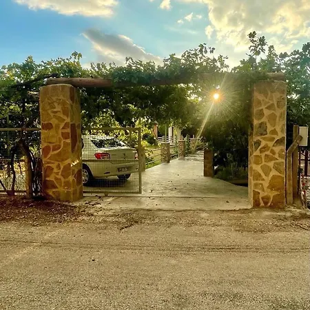 Dom wakacyjny Hisaronu Detached House